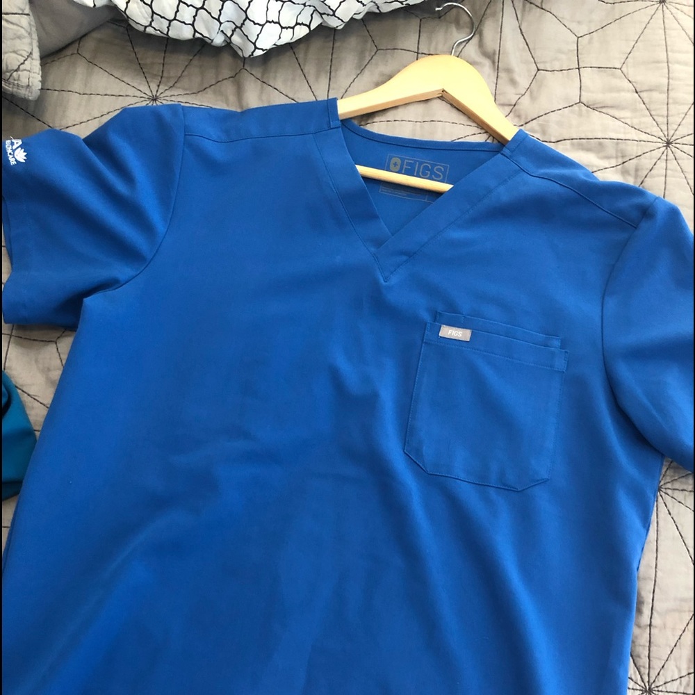 Figs scrub top size L